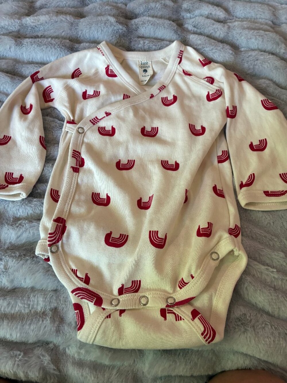 Kate Quinn Long Sleeve Onesie Ivory Red Birds 6-12 Month
